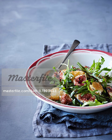 Fig, goats cheese and rocket salad