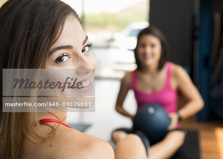 Women training with medicine ball in gym - Stock Photo - Masterfile -  Premium Royalty-Free, Code: 649-09026001