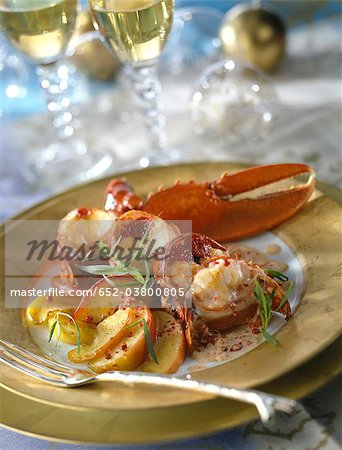 Lobster with apples and pink peppercorns