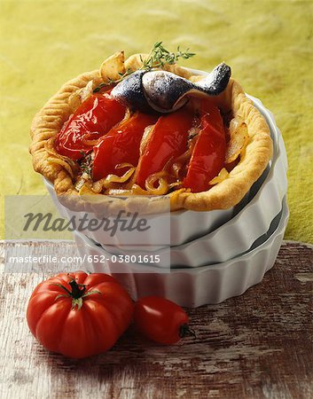 Onion and tomato tartlet