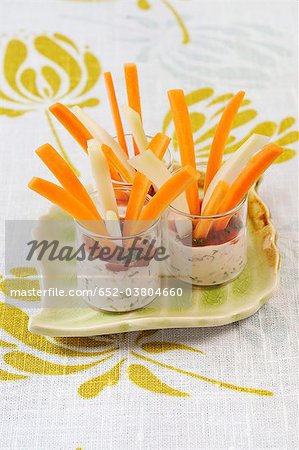 Raw carrots and fennel with dip sauces