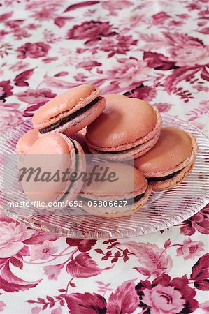 Rose macaroons with chocolate filling