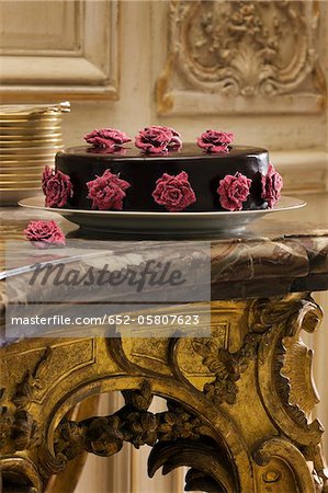 Chocolate cake decorated with almond paste roses Chocolate cake decorated with almond paste roses