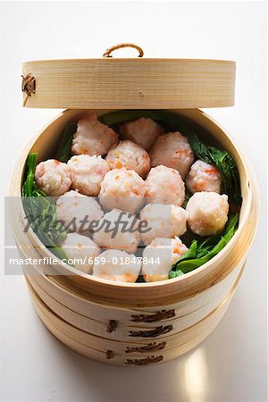 Shrimp balls in bamboo steamer (Thailand)