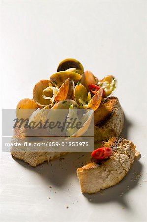 Bruschetta with clams