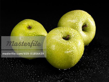 Three 'Granny Smith' apples