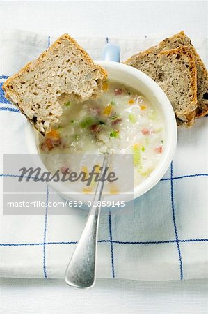 Barley soup with bacon and bread