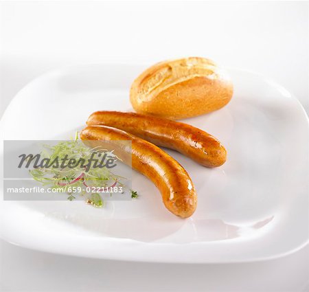 Sausages (Bratwurst) with bread roll