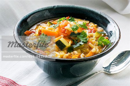 Vegetable soup with courgette, carrots and elbow macaroni