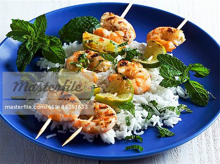 Grilled prawn kebabs with peppermint and rice