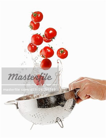 Washing tomatoes