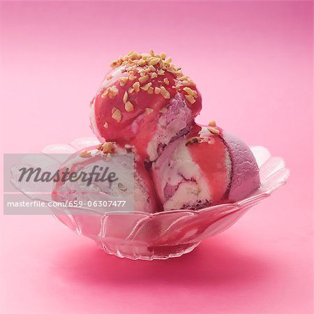 Raspberry and vanilla ice cream with raspberry sauce