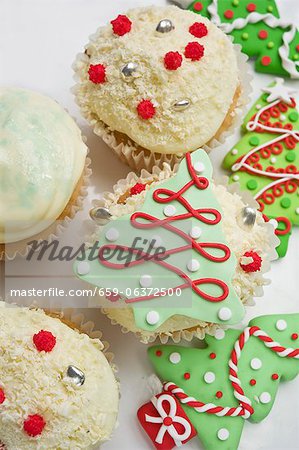 Various Christmas cupcakes