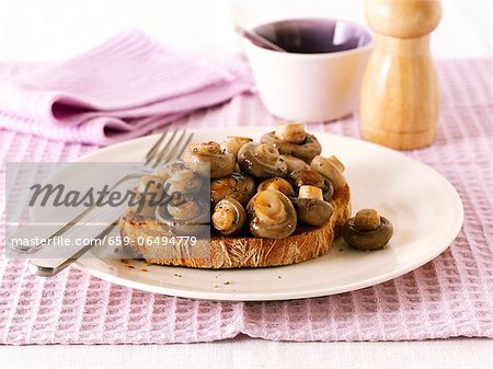 Mushrooms on toast