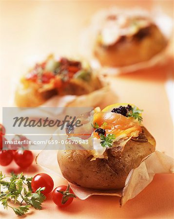 Patate ripiene al salmone (baked potatoes with salmon, Italy) Patate ripiene al salmone (baked potatoes with salmon, Italy)