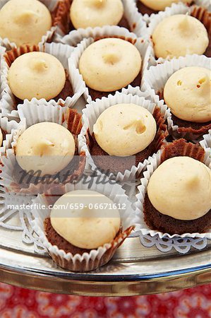 Mini Pumpkin Cupcakes with with Vanilla Cream Filling