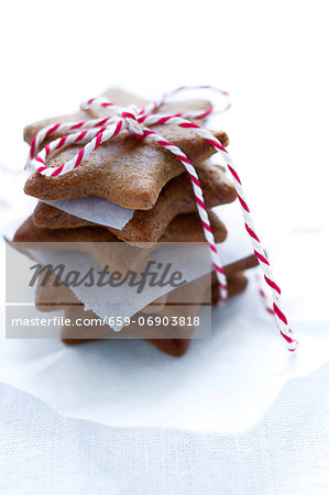 Gingerbread stars tied up as a present