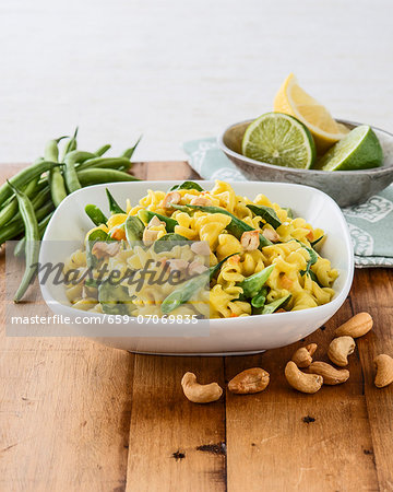Fusilli with green beans, baby spinach and cashew nuts Fusilli with green beans, baby spinach and cashew nuts