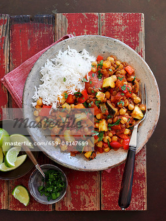 Vegetarian lentil chilli with rice