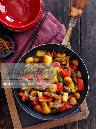 Sweet-and-sour beef with peppers and pineapple (Asia) Sweet-and-sour beef with peppers and pineapple (Asia)