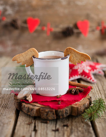 Angel's wings sables on an enamel mug (Christmas)