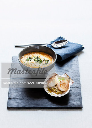 Foamy tomato and fennel soup with chives and fried scallops with fennel confit