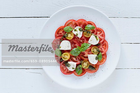 Caprese salad (seen from above)