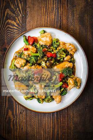 Chicken with broccoli and pepper (China)