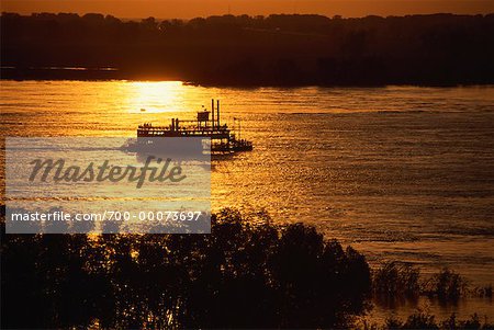Riverboat at Sunset Mississippi River Memphis, Tennessee, USA