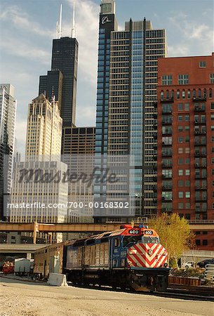 Train and Skyline Chicago, Illinois, USA