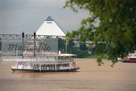 Pyramid Arena and Boat Memphis, Tennessee, USA