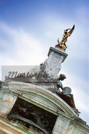 Queen Victoria Monument Buckingham Palace London, England