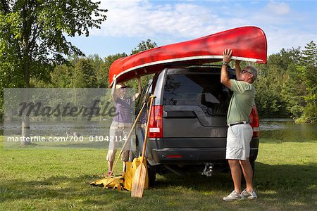 Loading canoe on discount suv