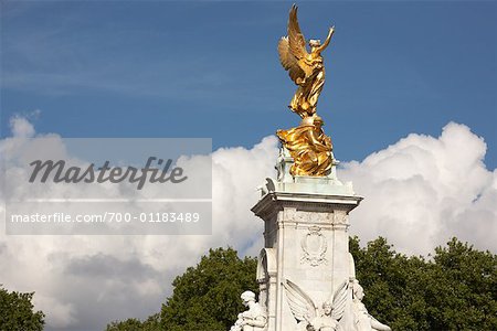 Queen Victoria Monument, London, England