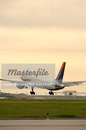 Airplane Taking Off, Hartsfield- Jackson International Airport, Atlanta, Georgia, USA