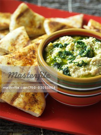 Hummus With Toasted Spiced Pita