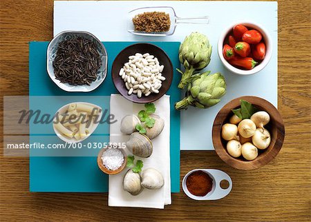 Clams With Raw Ingredients