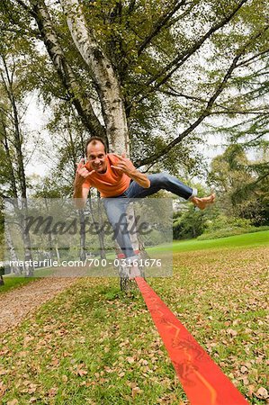 Man Slacklining