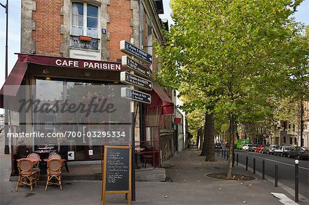 Cafe, Place du Rhin et Danube , Paris, Ile-de-France, France