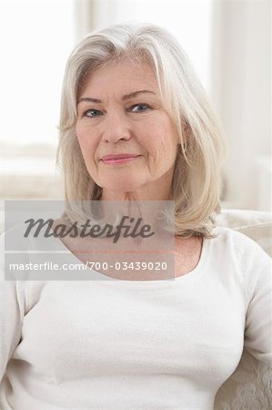 Pretty Older Women Images – Browse 50,374 Stock Photos, Vectors