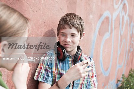 young people smoking cigarettes