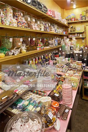 Assortment of candy and chocolates in shop, Le Chocolate par Michel Chaudun, Paris, France