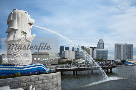 Merlion Park on Marina Bay in Singapore