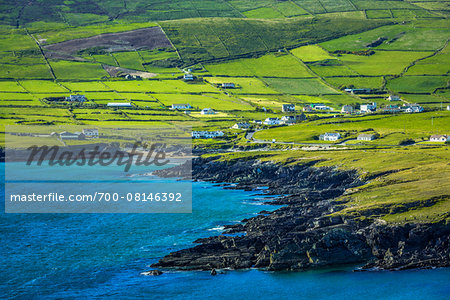 Scenic, coastal view of St Finian's Bay, along the Skellig Coast on the Ring of Kerry, County Kerry, Ireland