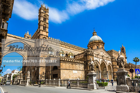 Street scene with the historic Palermo Cathedral in Palermo in Sicily, Italy