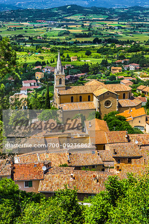 Bonnieux, Luberon Valley, Provence-Alpes-Cote d'Azur, Provence, France.