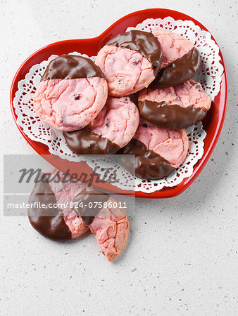 American strawberry cookies for Valentines Day in a heart shaped dish