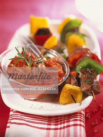 beef and pepper skewers, home- made spicy tomato sauce