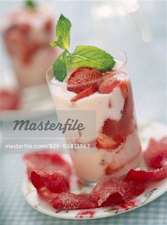 Verrine of strawberries and Fromage Blanc