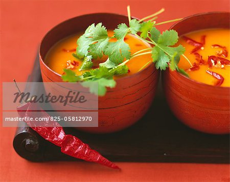 Carrot and red hot pepper soup